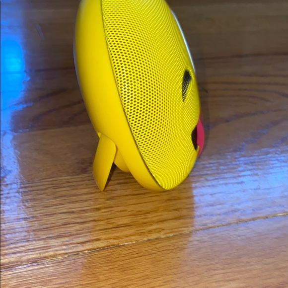 Emoji Bluetooth speaker - Picture 3 of 3